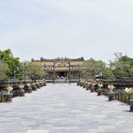 Hue, Cité Impériale (Quảng trường Ngọ Môn)