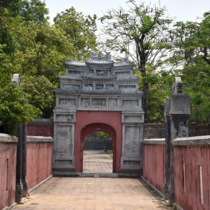 Hue, Cité Impériale (Quảng trường Ngọ Môn)