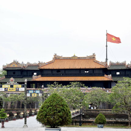 Hue, Cité Impériale (Quảng trường Ngọ Môn)