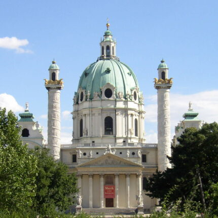 Église Saint-Charles-Borromée, Karlsplatz